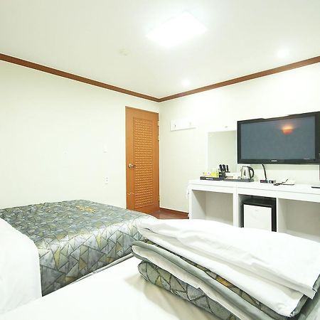 Picasso Motel Haeundae Pusan Zewnętrze zdjęcie