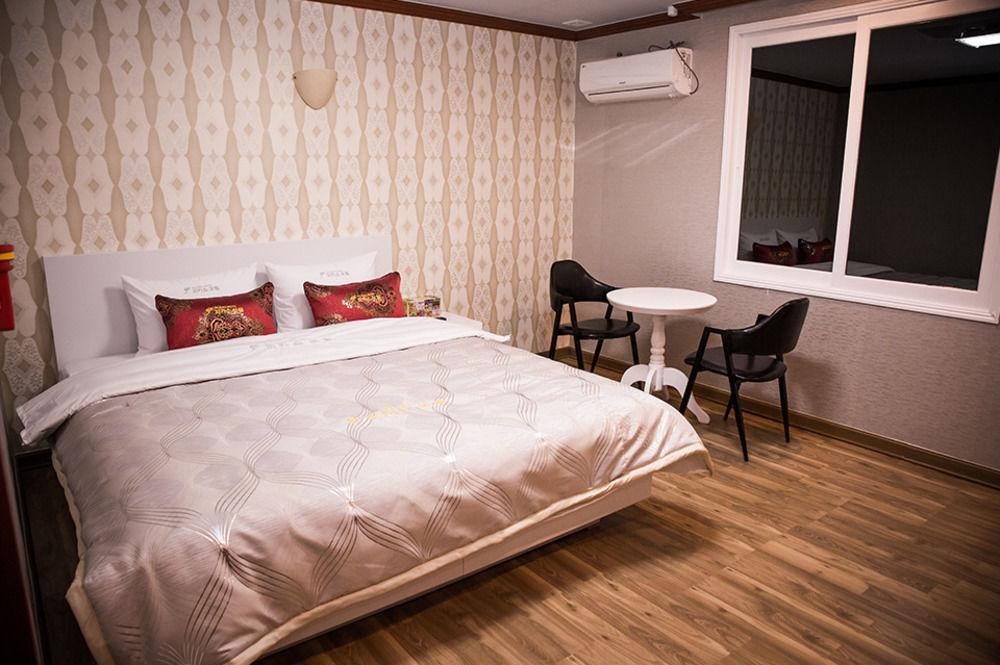 Picasso Motel Haeundae Pusan Zewnętrze zdjęcie