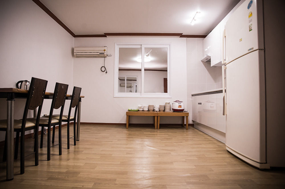 Picasso Motel Haeundae Pusan Zewnętrze zdjęcie