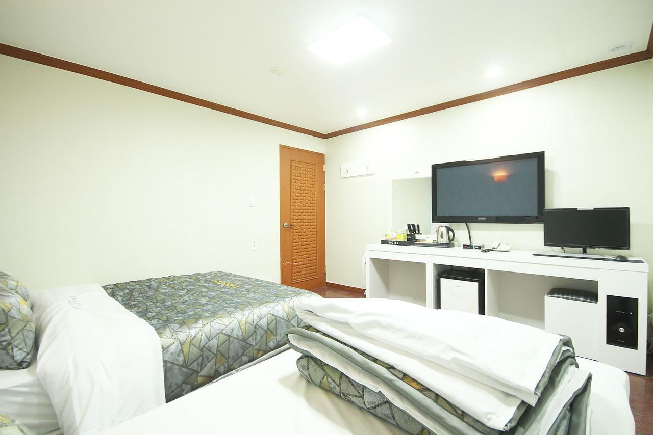 Picasso Motel Haeundae Pusan Zewnętrze zdjęcie