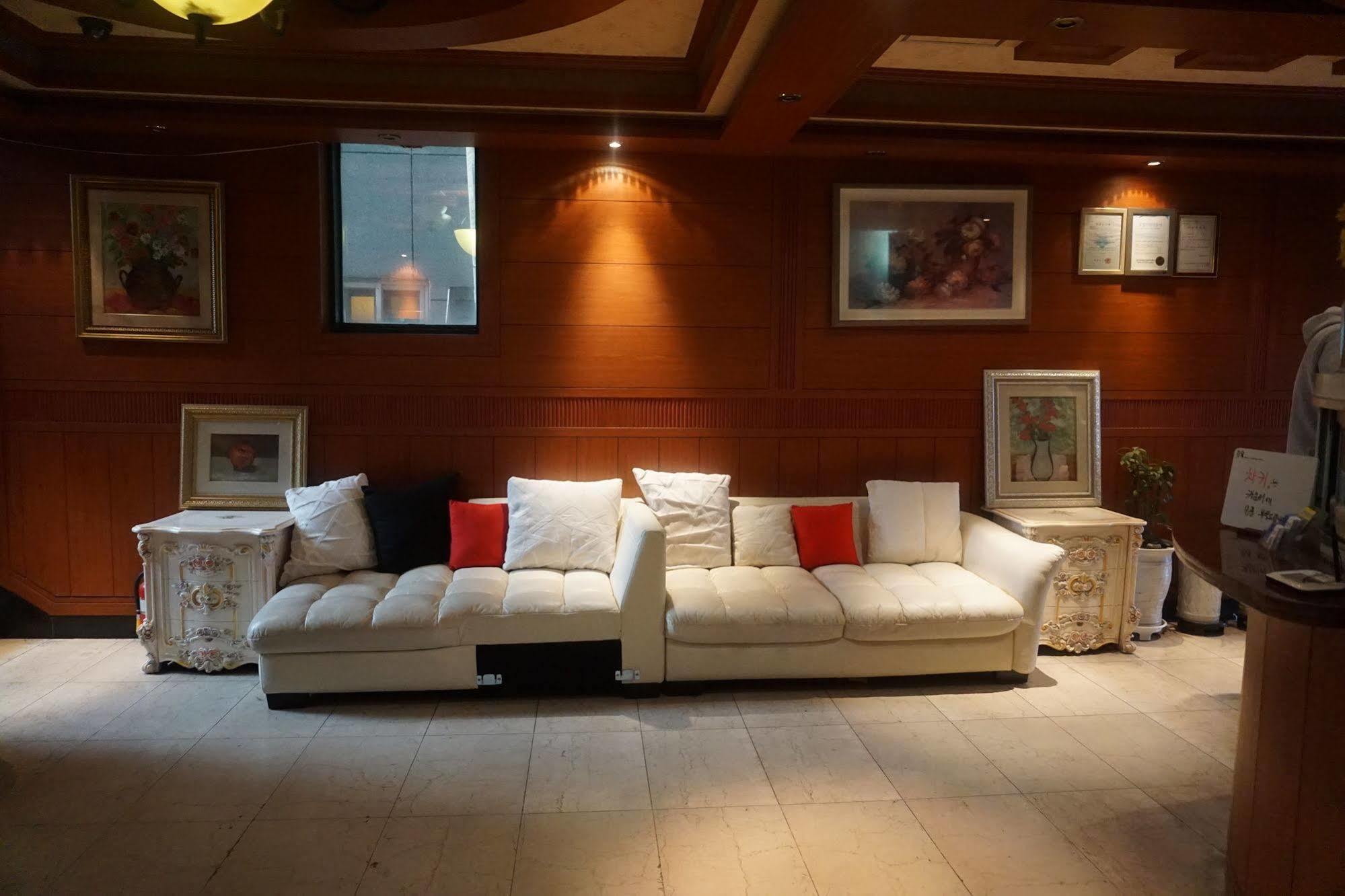 Picasso Motel Haeundae Pusan Zewnętrze zdjęcie