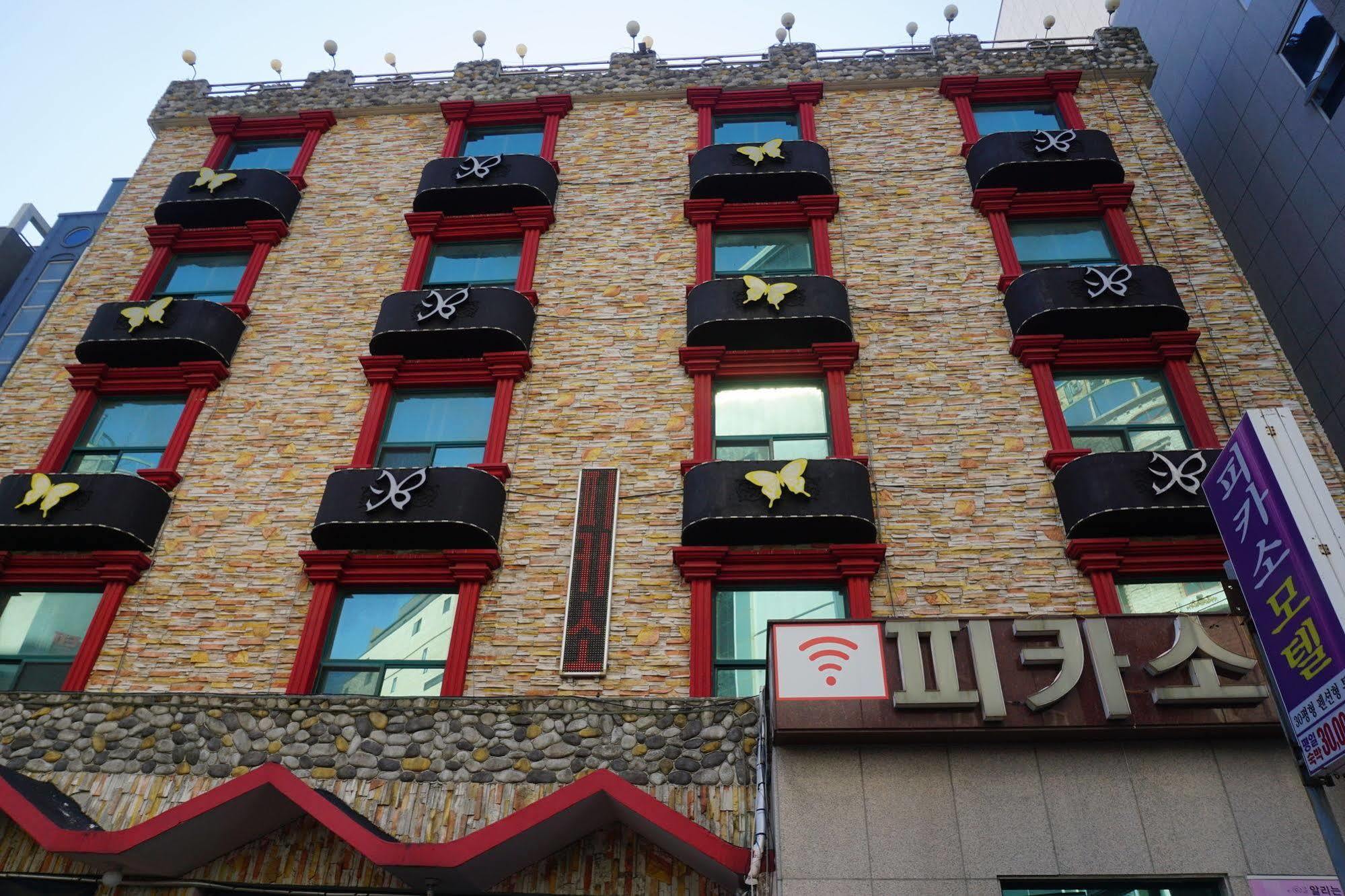 Picasso Motel Haeundae Pusan Zewnętrze zdjęcie