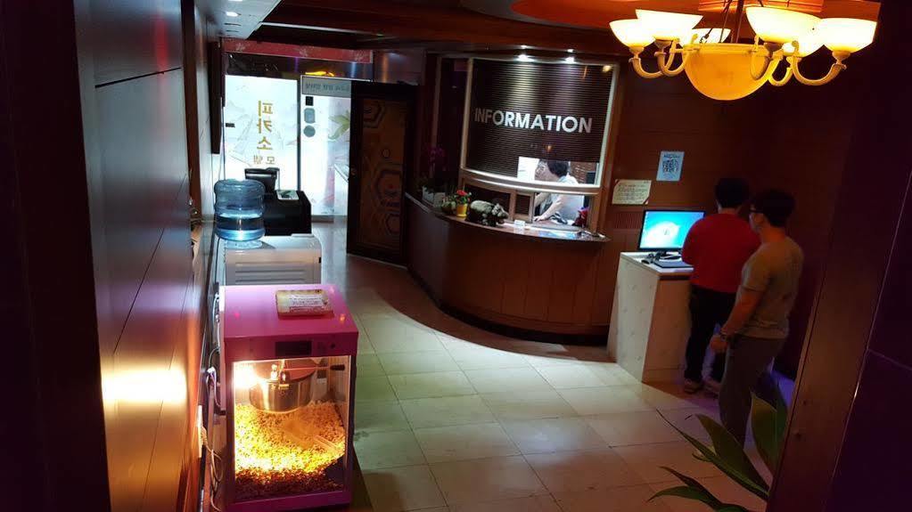 Picasso Motel Haeundae Pusan Zewnętrze zdjęcie